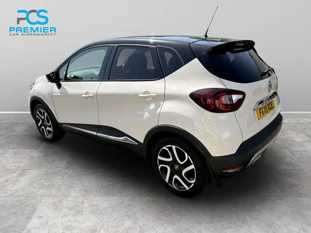 Used Renault Captur Dynamique 90 HP (66 kW) 2018 Ivory with diamond black roof SUV