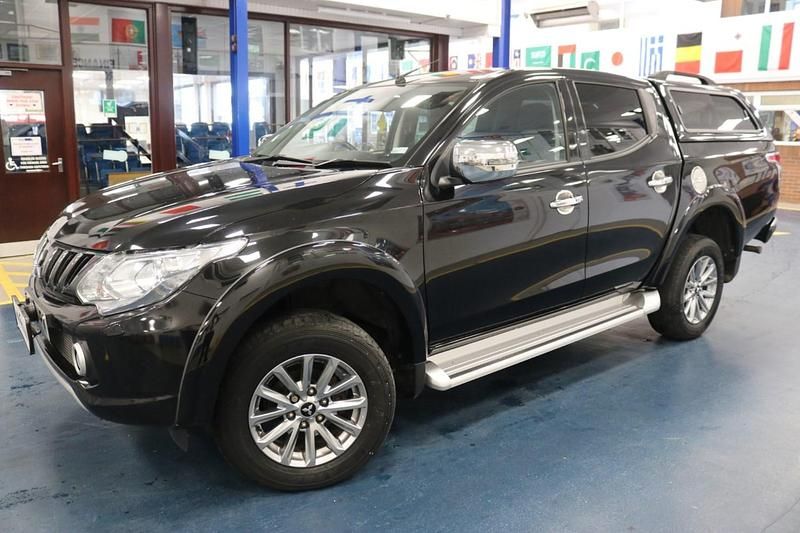 Used Mitsubishi L200 180 HP (132 kW) 2019 Black Pickup