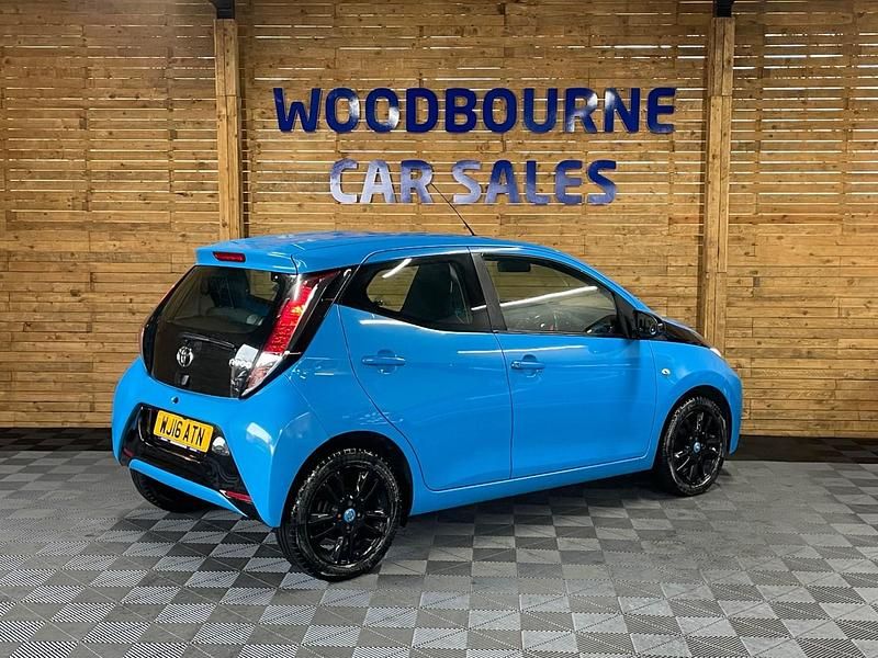 Used Toyota Aygo X-cite 69 HP (50 kW) 2016 Blue Hatchback