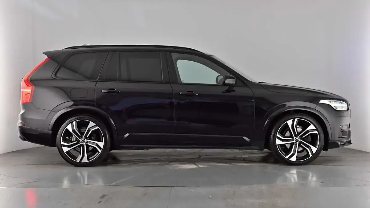 Used Volvo XC90 R-Design Pro 235 HP (172 kW) 2022 Onyx black SUV