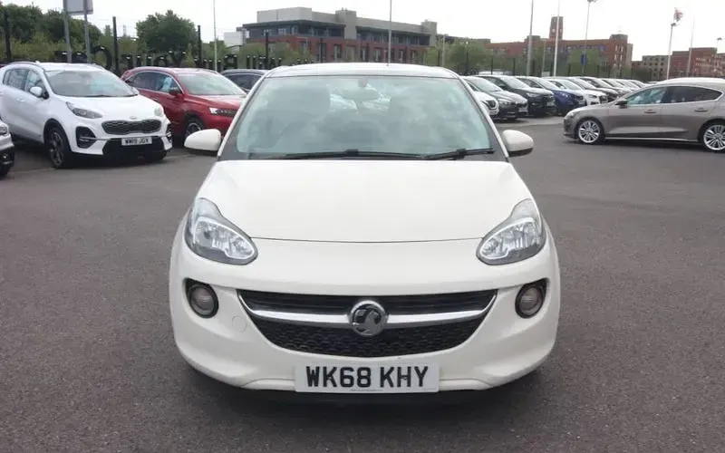 Usado Vauxhall Adam Glam 87 HP (63 kW) 2018 Branco Citadino