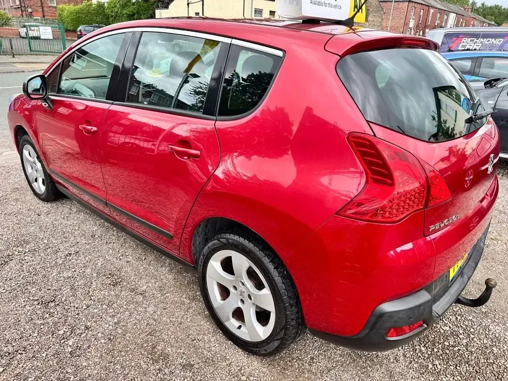 Used Peugeot 3008 Active 115 HP (84 kW) 2013 Red Estate