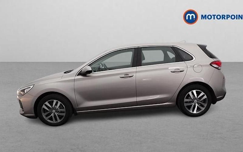 Used Hyundai i30 SE 120 HP (88 kW) 2020 Hatchback