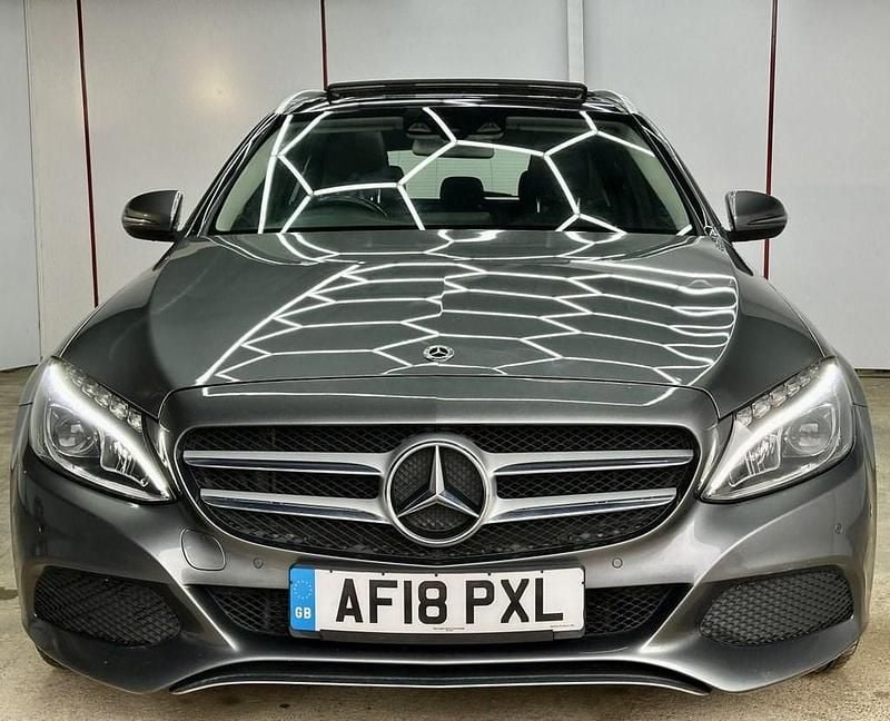 Usado Mercedes C200 Premium 136 HP (100 kW) 2018 Cinzento Carrinha