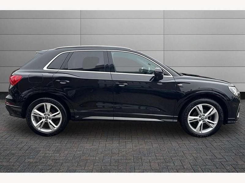 Used Audi Q3 Comfort 150 HP (110 kW) 2020 Mythos black SUV