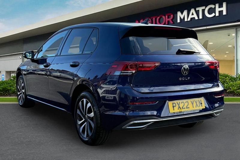 Begagnad VW Golf VIII Active 110 HK (80 kW) 2021 Blå Halvkombi