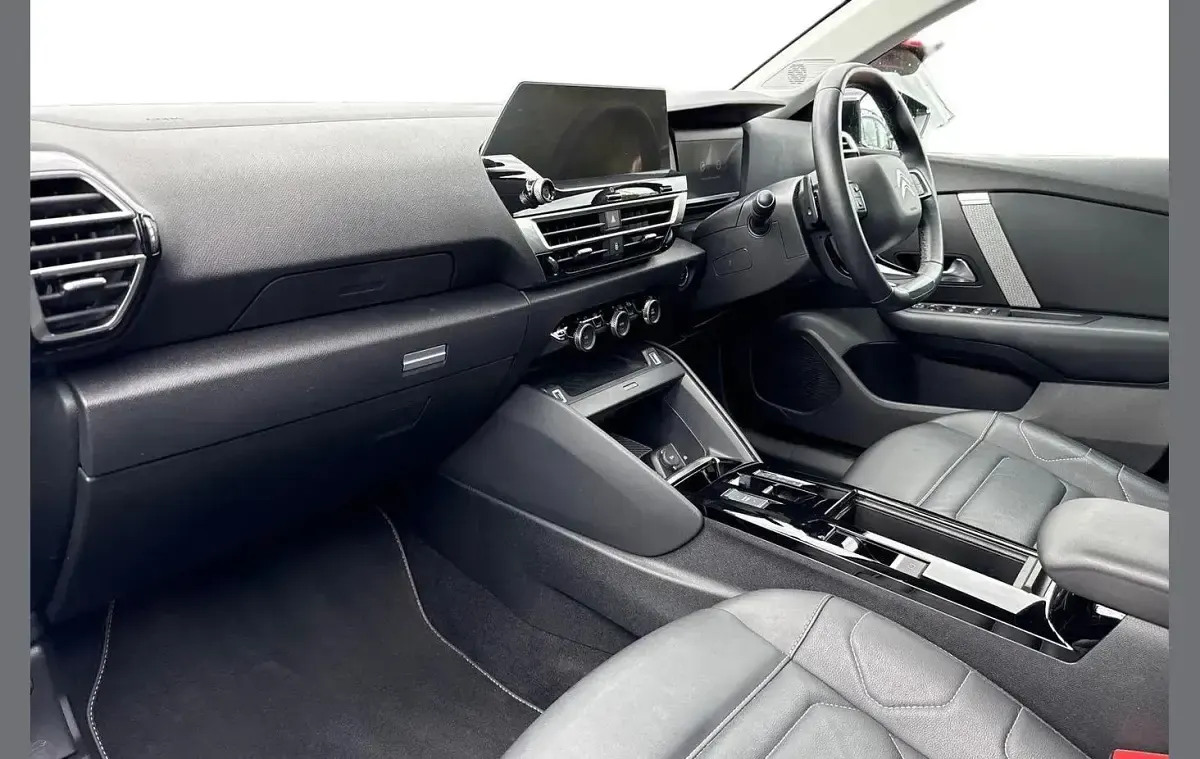 Used Citroën C4 Shine 128 HP (94 kW) 2022 Blue Hatchback