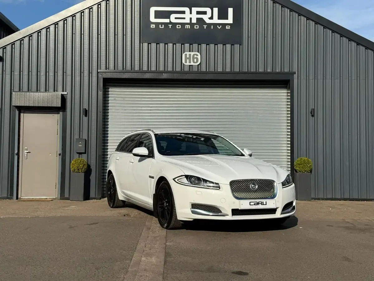 Used Jaguar XF Luxury 2013 White Estate