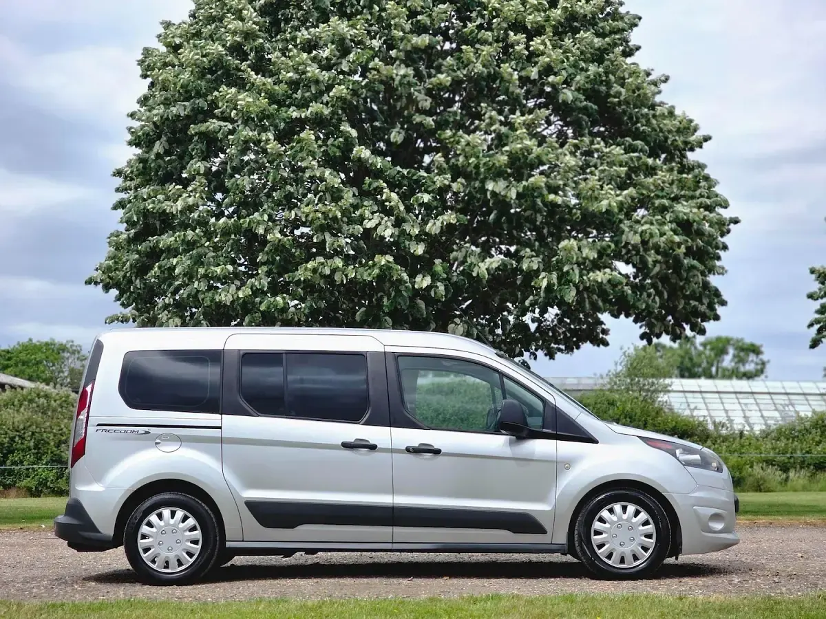 Used Ford Tourneo Connect Zetec 2017 Silver MPV