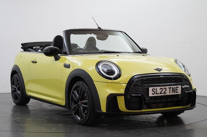 Used Mini Cooper Sport 134 HP (98 kW) 2022 Yellow Hatchback