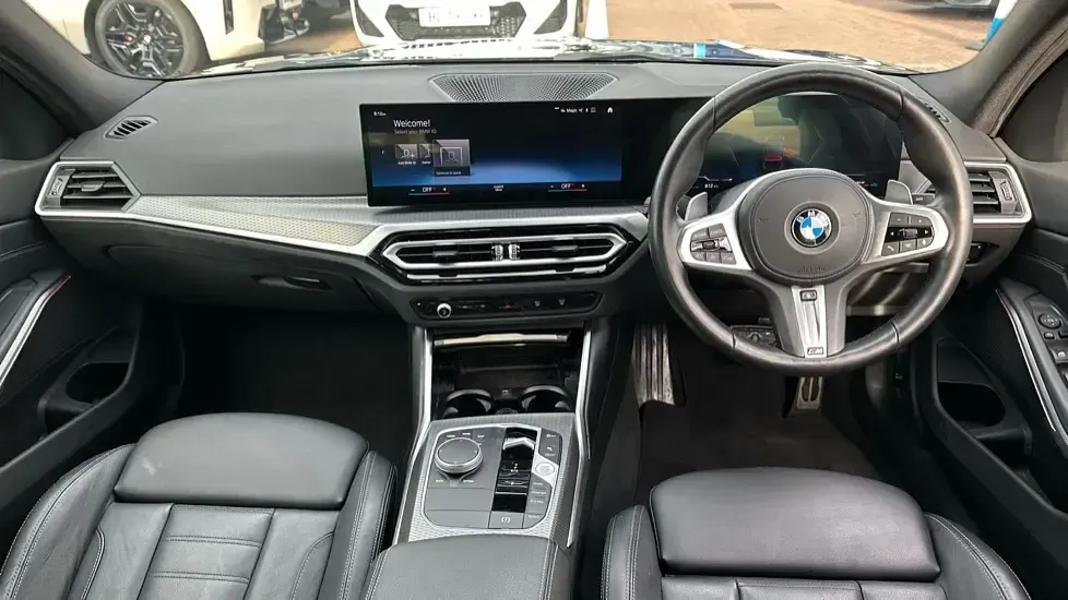 Begagnad BMW 320 M Sport 181 HK (133 kW) 2023 Svart Sedan
