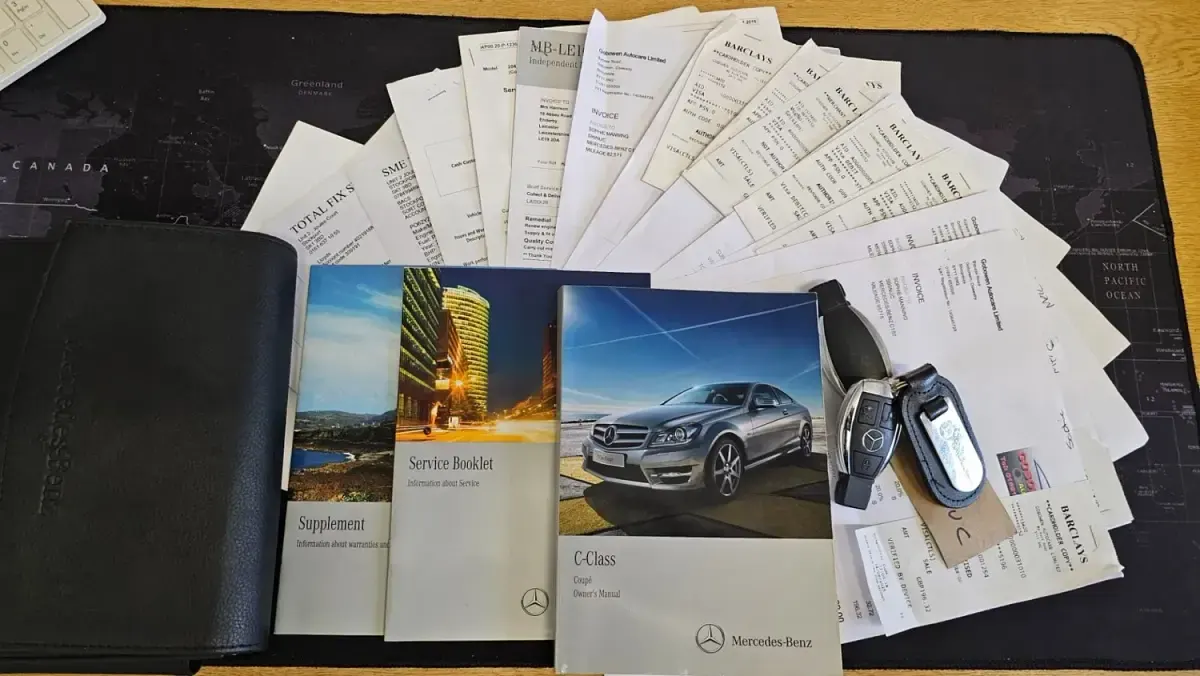 Begagnad Mercedes C180 AMG 2012 Vit Sportkupé