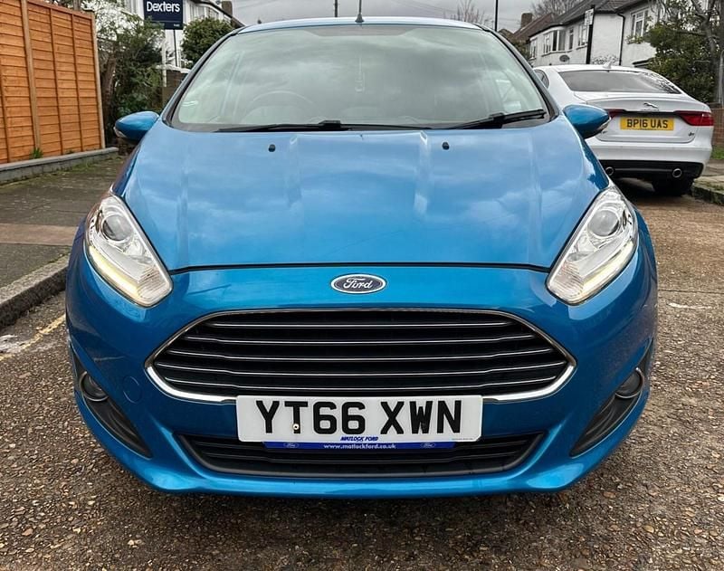 Used Ford Fiesta Zetec 2016 Blue Hatchback