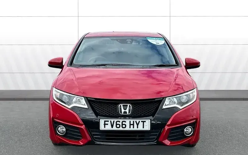 Begagnad Honda Civic SE Plus 142 HK (104 kW) 2016 Röd Halvkombi