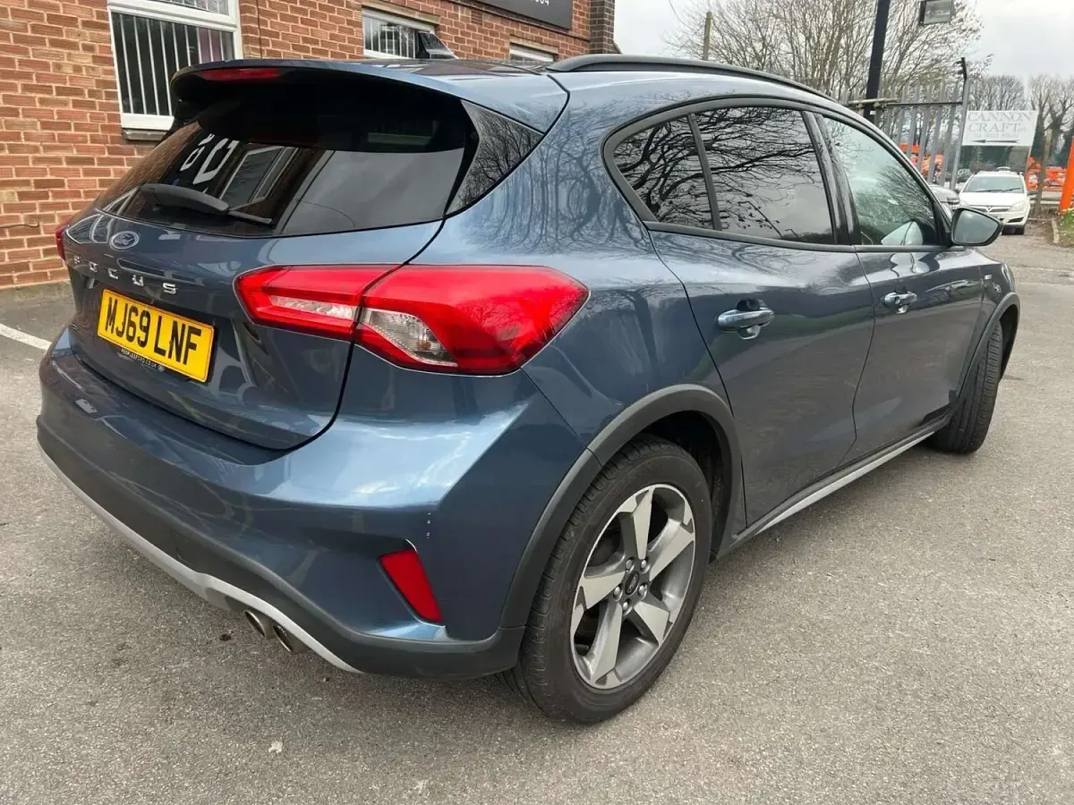 Used Ford Focus Active 125 HP (91 kW) 2019 Blue Hatchback