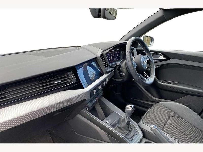 Used Audi A1 S-Line 95 HP (69 kW) 2023 White Hatchback