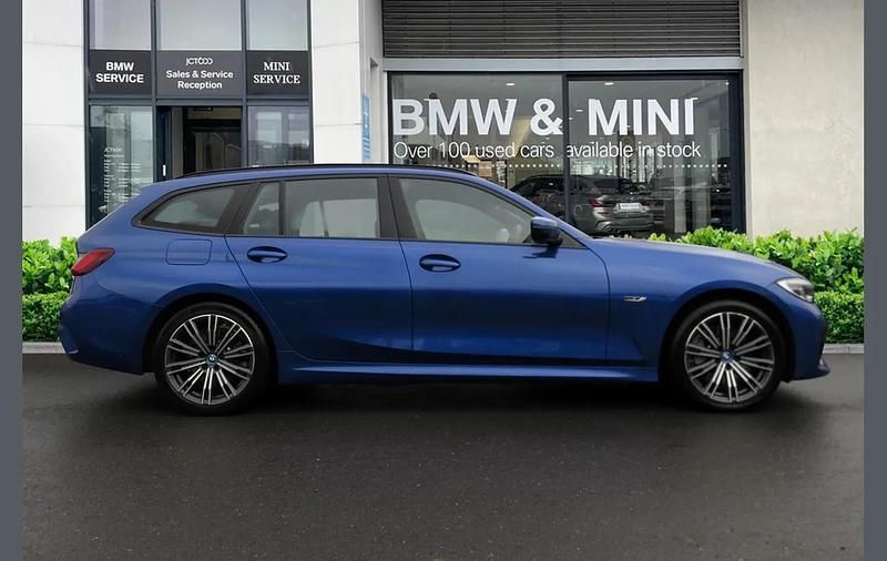 Used BMW 330e M Sport 288 HP (211 kW) 2021 Blue Estate