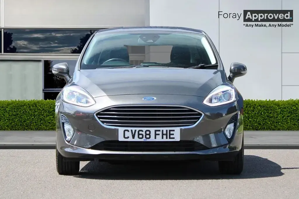 Used Ford Fiesta Zetec 2018 Magnetic grey Hatchback