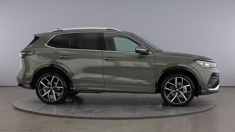 Used VW Tiguan R-line 272 HP (200 kW) 2025 Green SUV