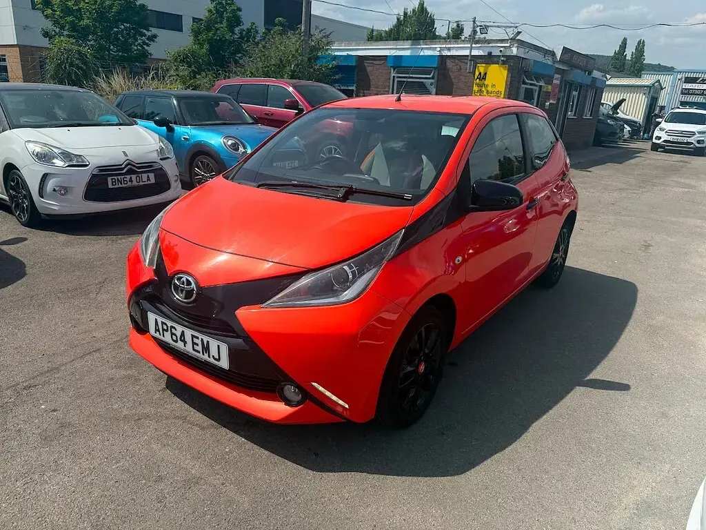 Used Toyota Aygo X-cite 68 HP (50 kW) 2014 Orange Hatchback
