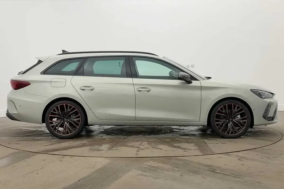 Nuevo Cupra Leon 150 CV (110 kW) 2026 Gris Familiar