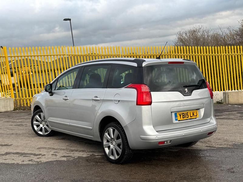 Second-hand Peugeot 5008 Allure 2015 Argintiu Monovolum