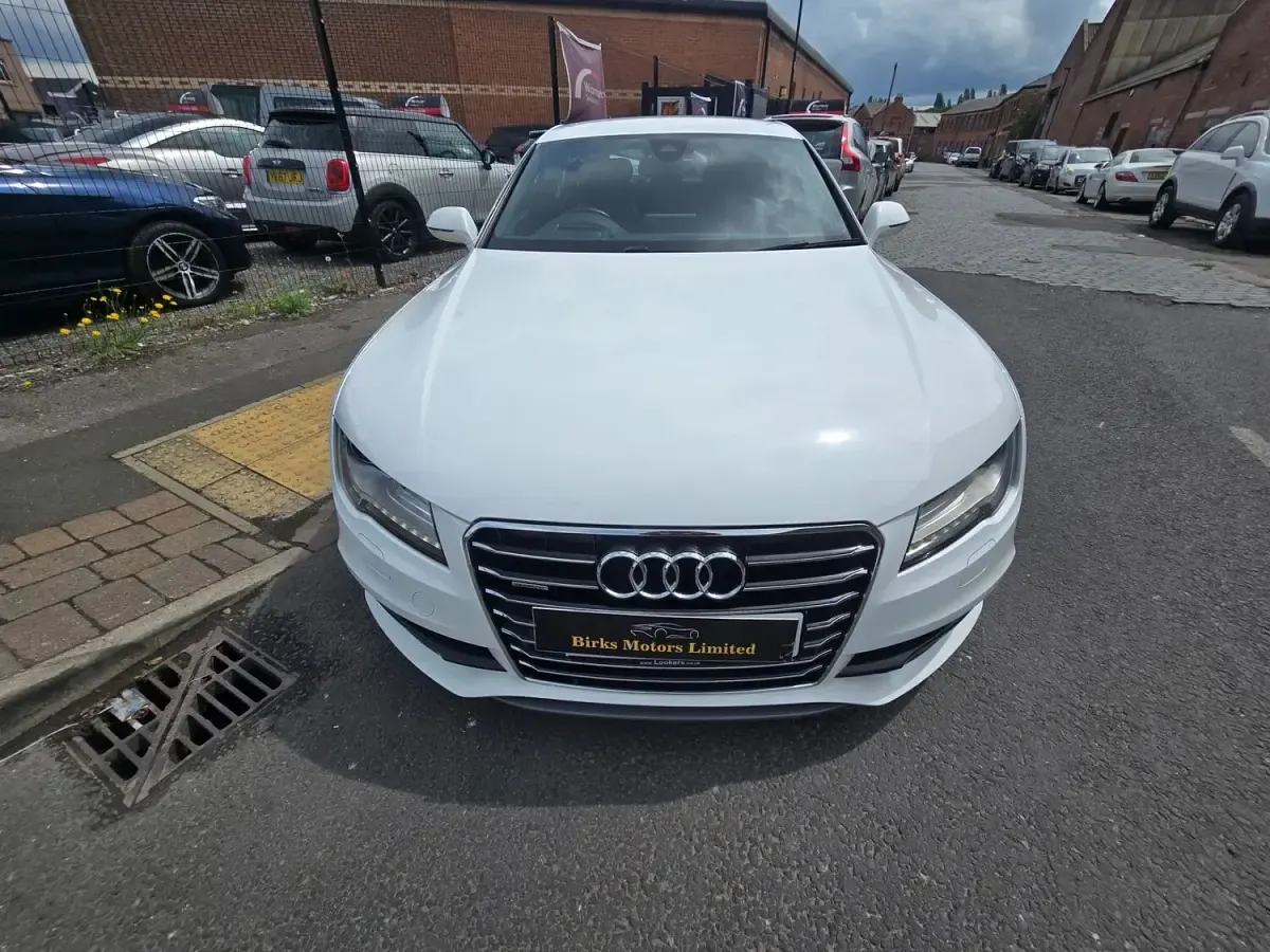 Used Audi A7 S-Line 2013 White Hatchback
