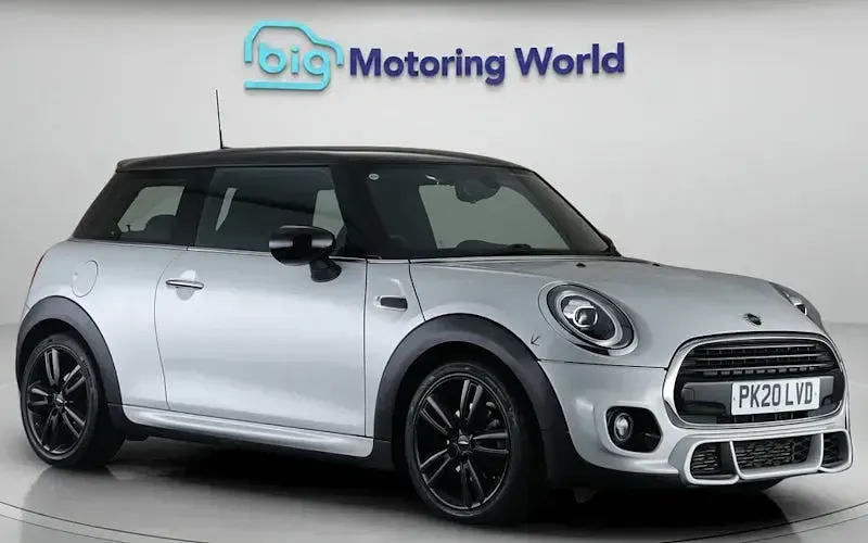 Begagnad Mini Cooper Hatch 136 HK (100 kW) 2020 Halvkombi