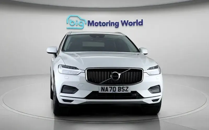 Used Volvo XC60 Momentum 250 HP (183 kW) 2020 White SUV