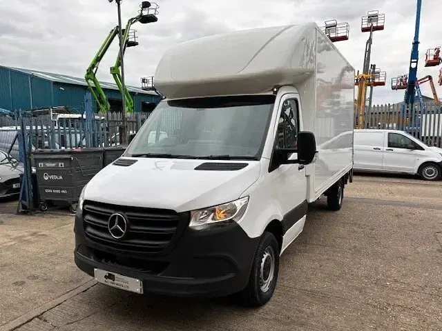 Used Mercedes Sprinter Progressive 148 HP (108 kW) 2022 White Van