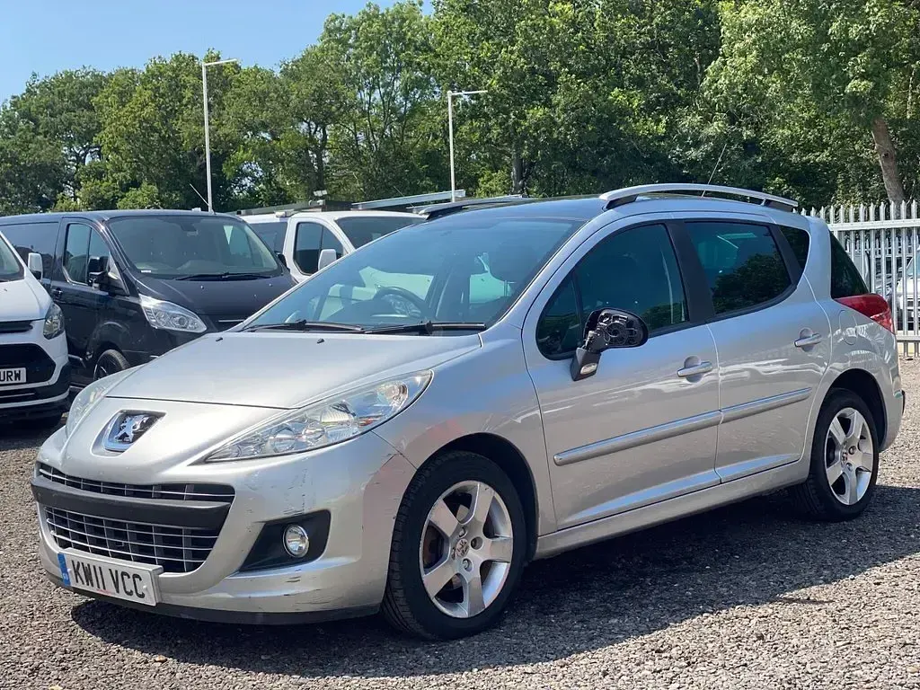 Used Peugeot 207 Allure 120 HP (88 kW) 2011 Silver Estate