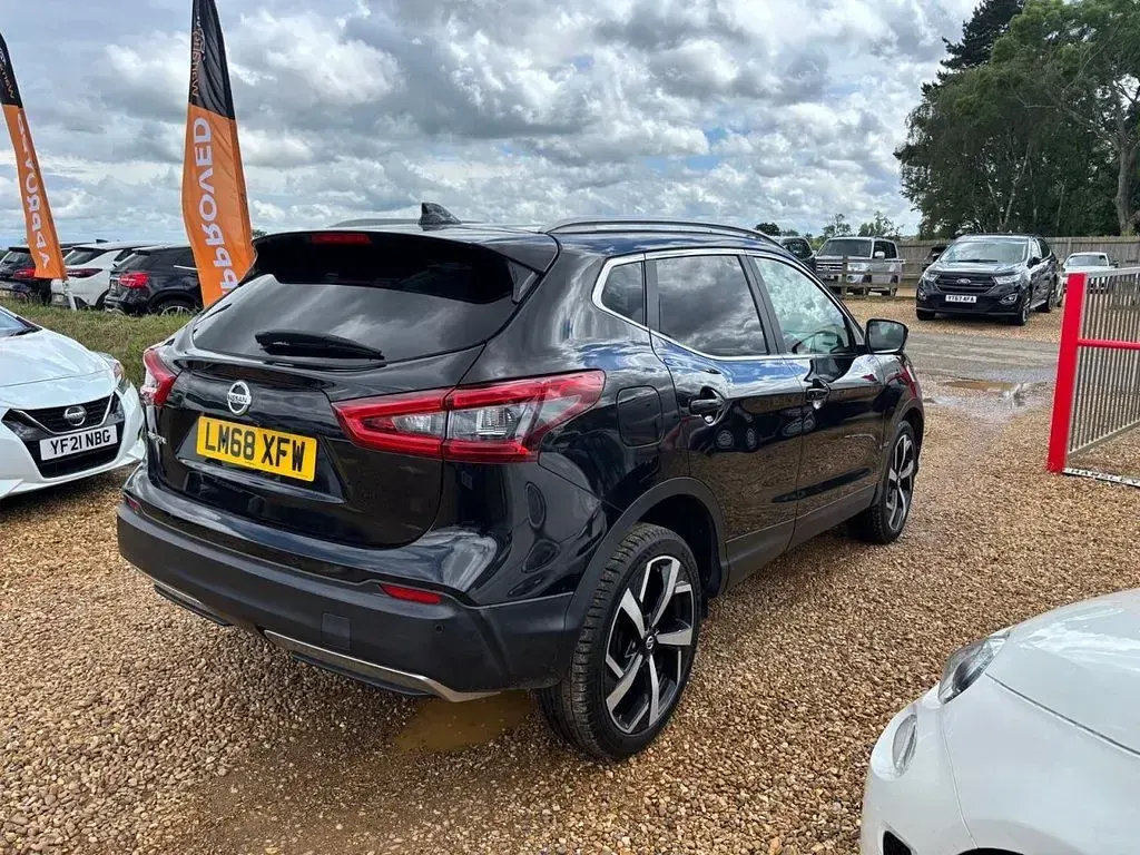 Used Nissan Qashqai Tekna+ 140 HP (102 kW) 2018 Black SUV