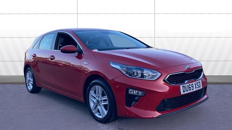 Used Kia Ceed 116 HP (85 kW) 2019 Red Hatchback