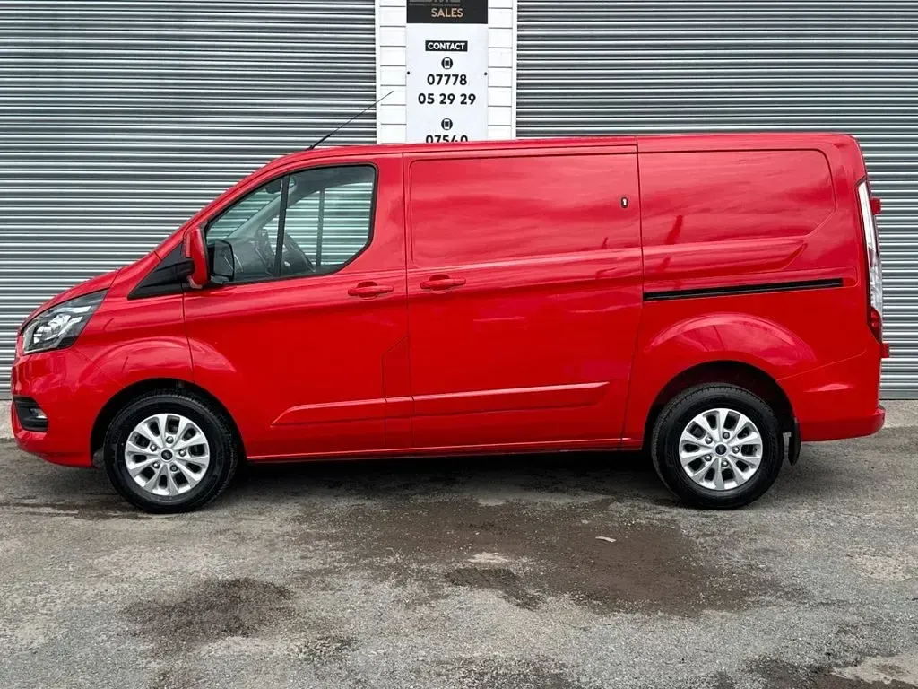 Used Ford Transit Custom Limited 130 HP (95 kW) 2023 Red Van