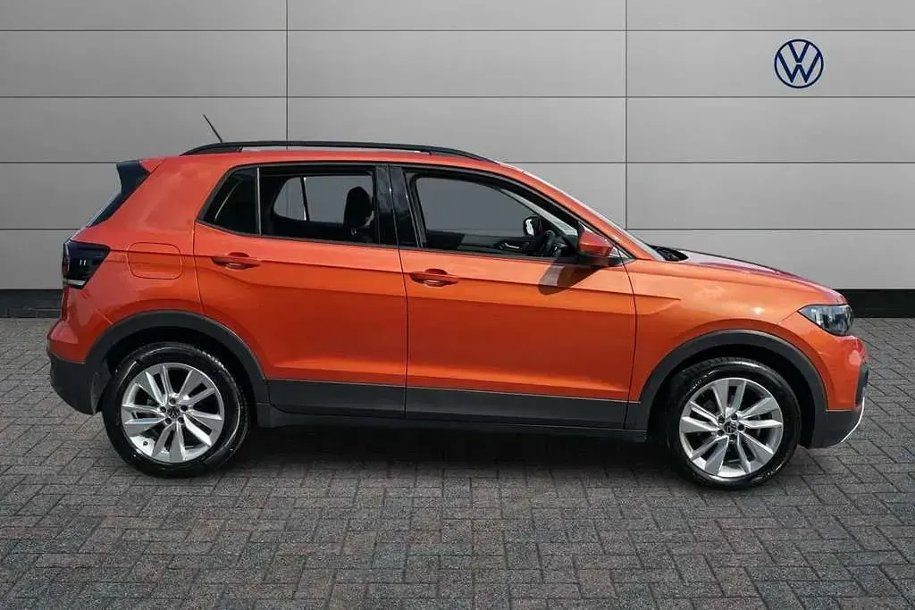 Used VW T-Cross SE 110 HP (80 kW) 2023 Orange SUV