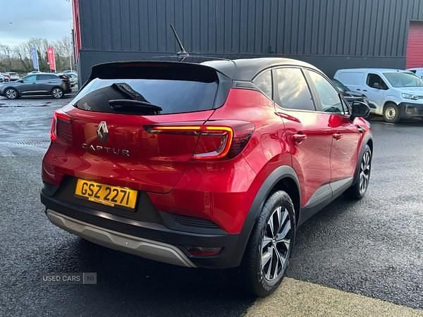 Used Renault Captur LIMITED 89 HP (65 kW) 2022 Red/black SUV