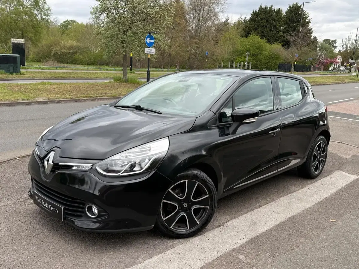 Used Renault Clio Dynamique 90 HP (66 kW) 2013 Black Hatchback