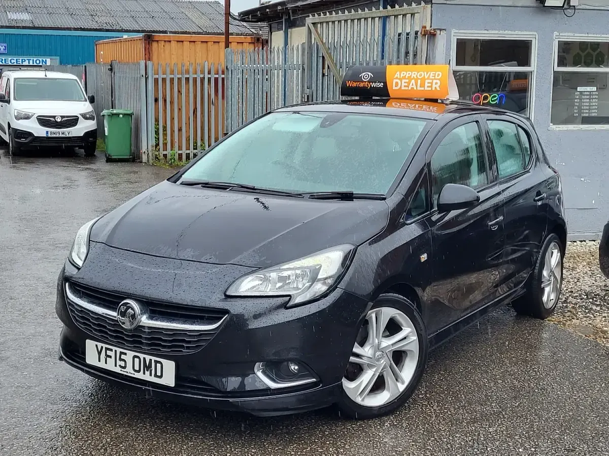 Used Vauxhall Corsa SRi 95 HP (69 kW) 2015 Black Hatchback
