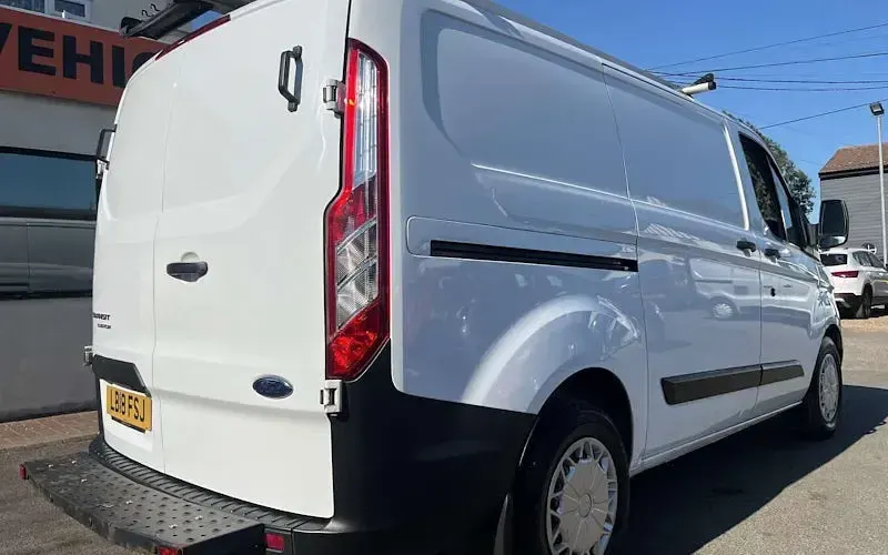 Used Ford Transit Custom 105 HP (77 kW) 2018 White Van