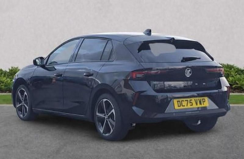 New Vauxhall Astra 130 HP (95 kW) 2025 Black Hatchback
