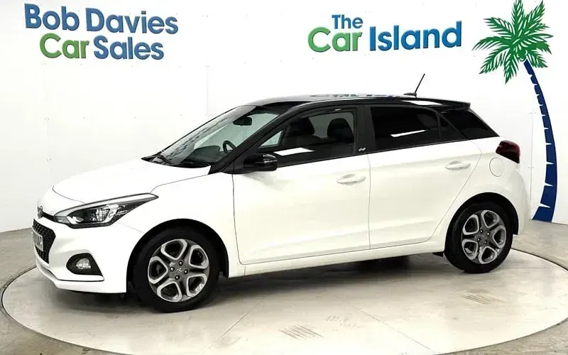 Used Hyundai i20 84 HP (61 kW) 2019 White Hatchback