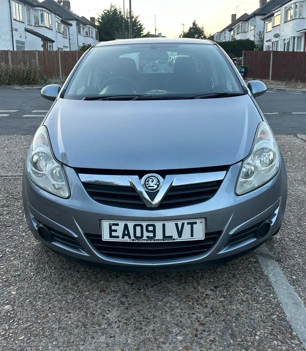 Used Vauxhall Corsa Club 90 HP (66 kW) 2009 Silver Hatchback