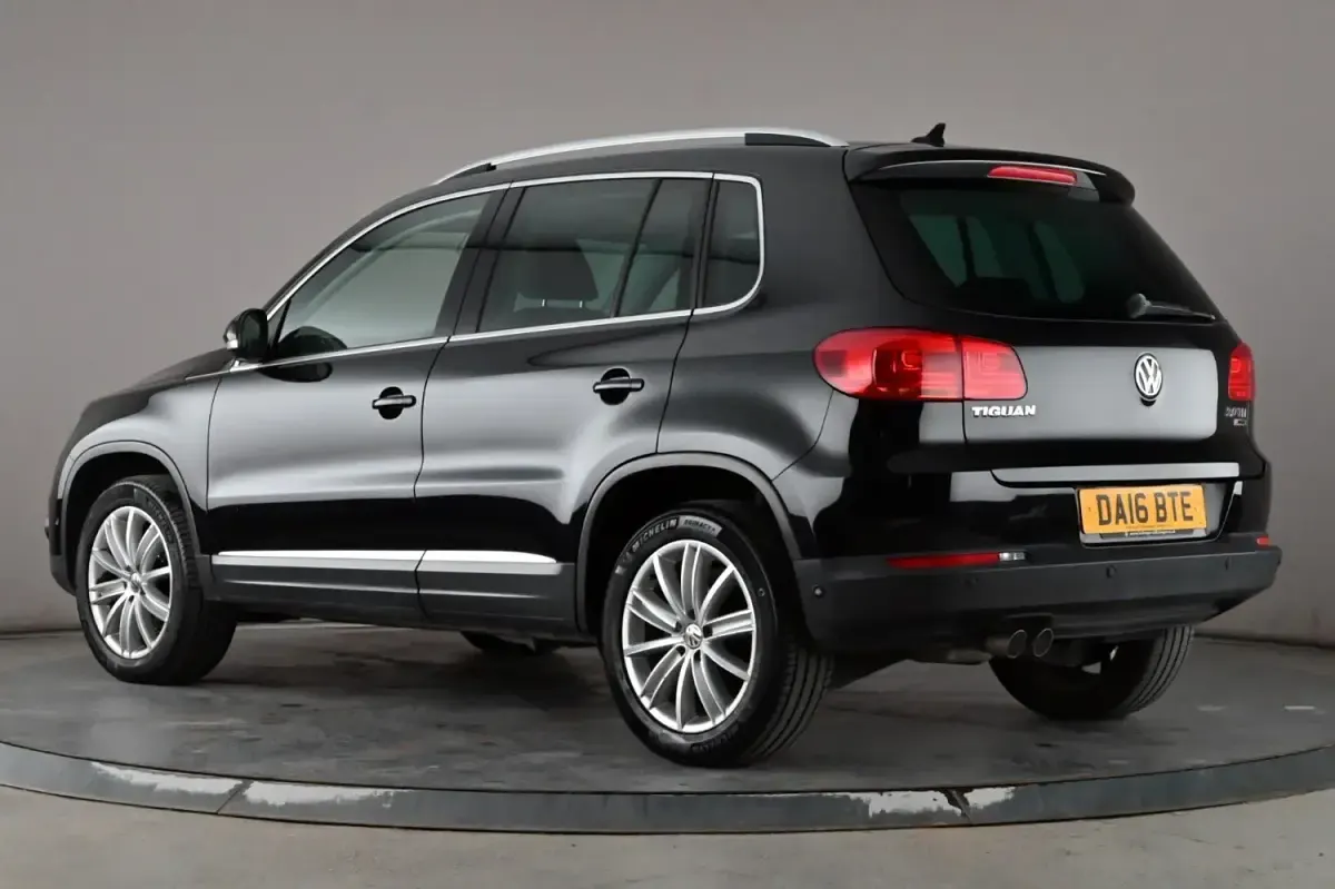 Usado VW Tiguan Edition 150 CV (110 kW) 2016 Negro SUV