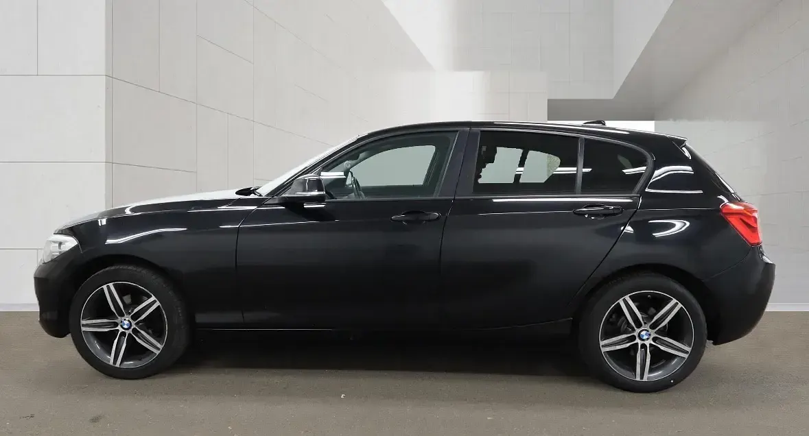 Used BMW 118 Sport Line 2016 Black Hatchback