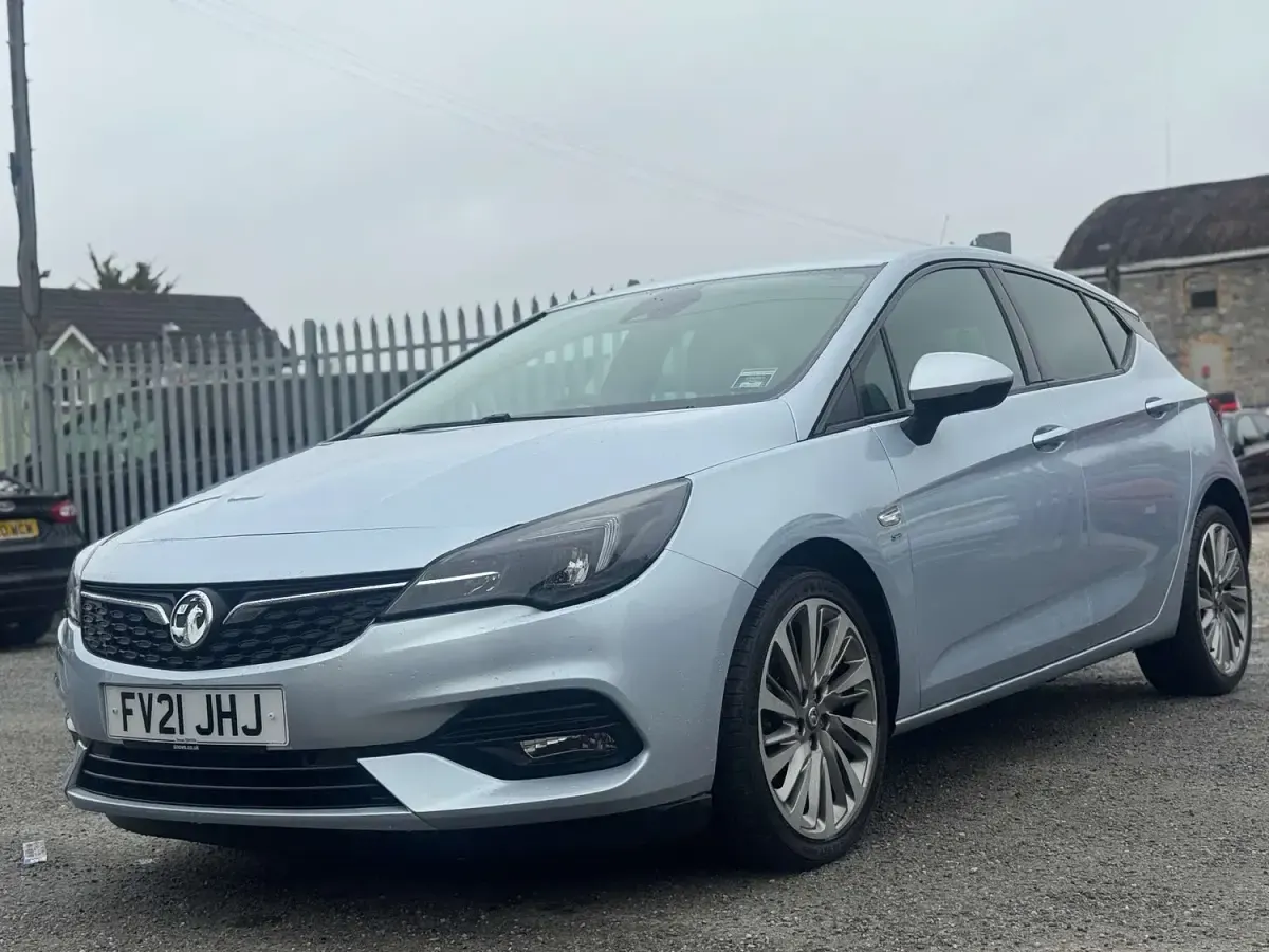 Used Vauxhall Astra SRi 122 HP (89 kW) 2021 Silver Hatchback