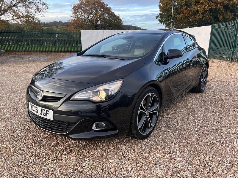 Used Vauxhall Astra Edition 120 HP (88 kW) 2016 Black Coupe