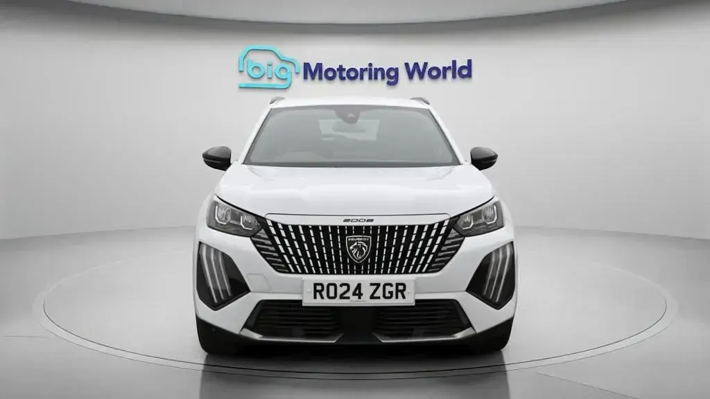 Used Peugeot 2008 Allure 130 HP (95 kW) 2024 White SUV