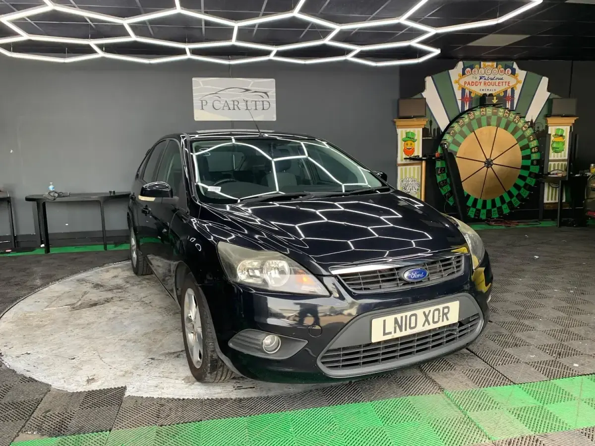Used Ford Focus Zetec 99 HP (72 kW) 2010 Black Hatchback