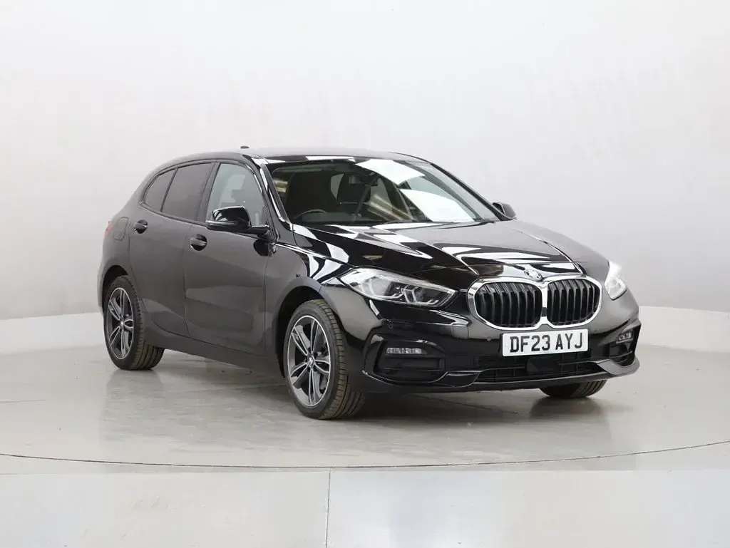 Used BMW 118 Sport Line 136 HP (100 kW) 2023 Black Hatchback