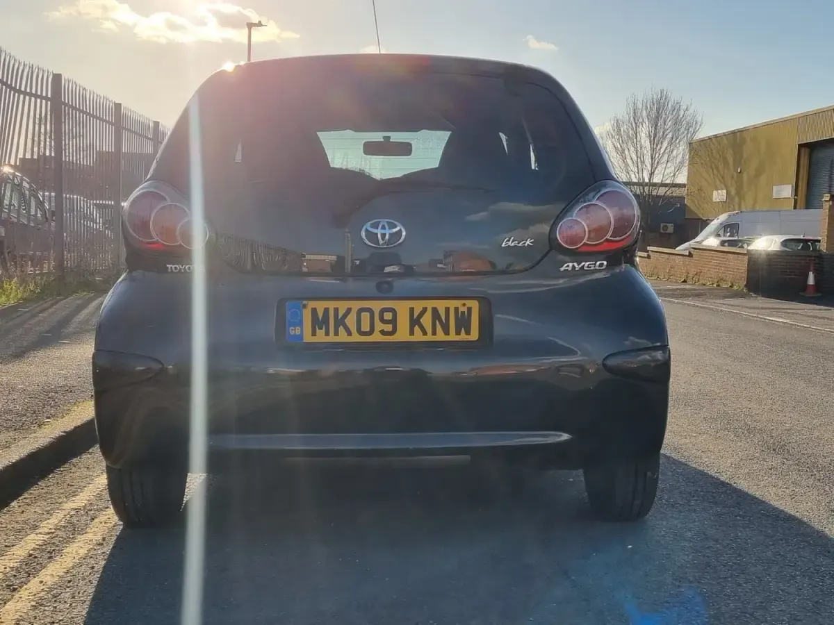 Second-hand Toyota Aygo 67 CP (49 kW) 2009 Negru Hatchback